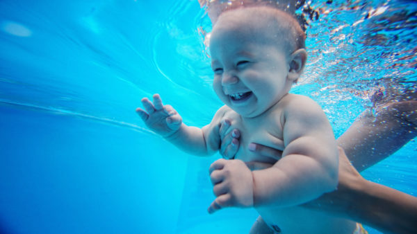 Babyschwimmen im kösalina Bad Kösen